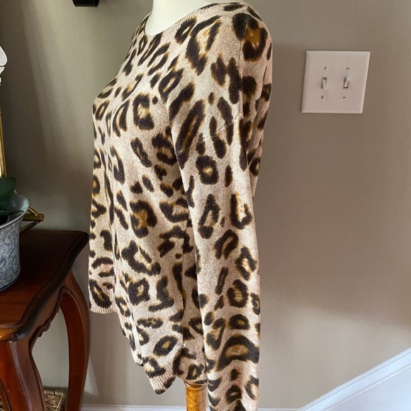 H&M Leopard Print Zipper Back Sweater Small - Picture 3 of 7